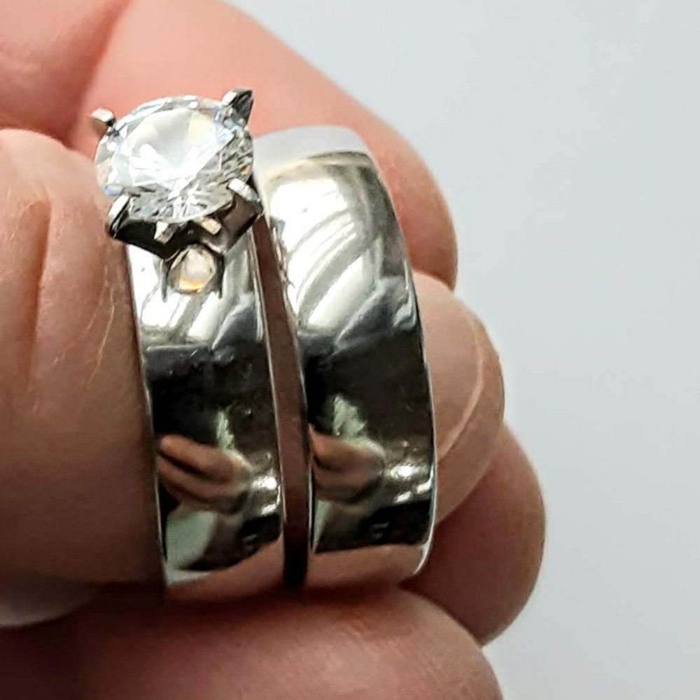 New w/o Tags, Silver CZ Stainless Steel Wedding Ring Set